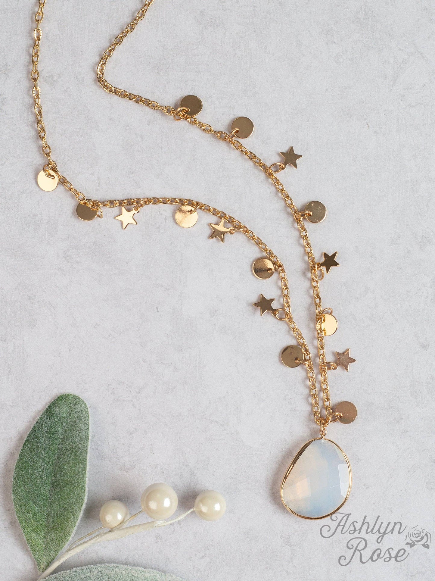 Making a Statement Gold Chain with Gemstone: Gold / One Size
